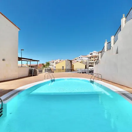 Brand New With Sunset Terrace Lägenhet